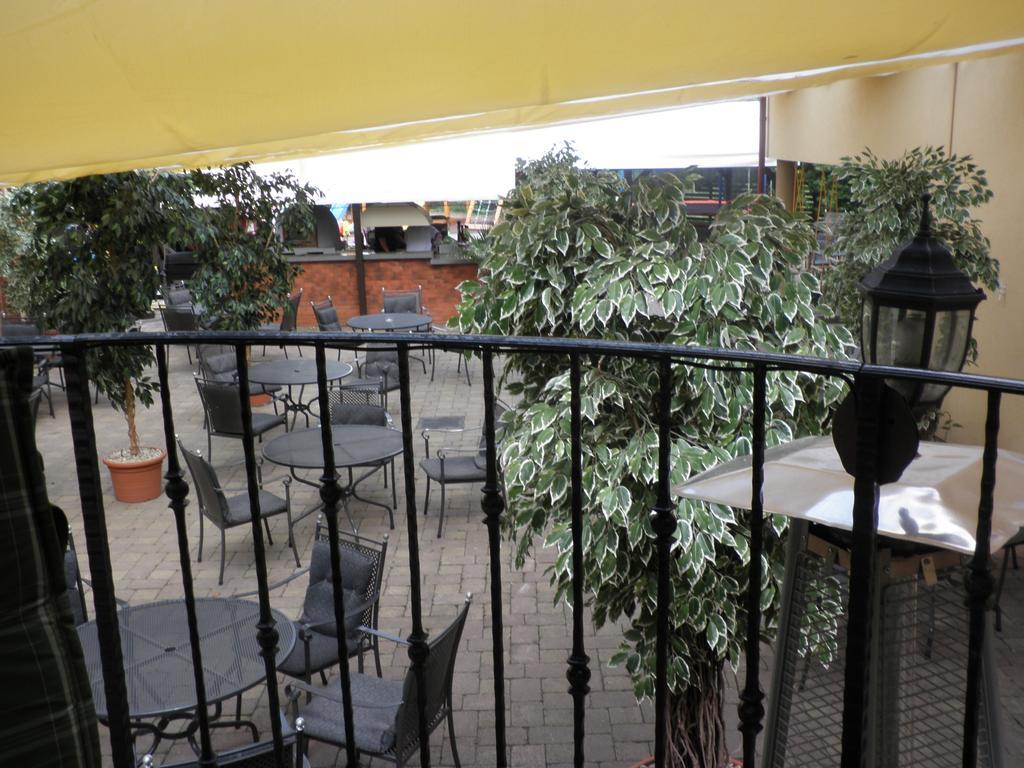 Hotel Rokoko Kosice Luaran gambar