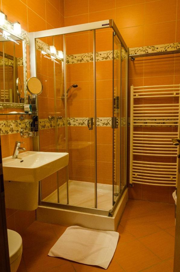 Hotel Rokoko Kosice Luaran gambar