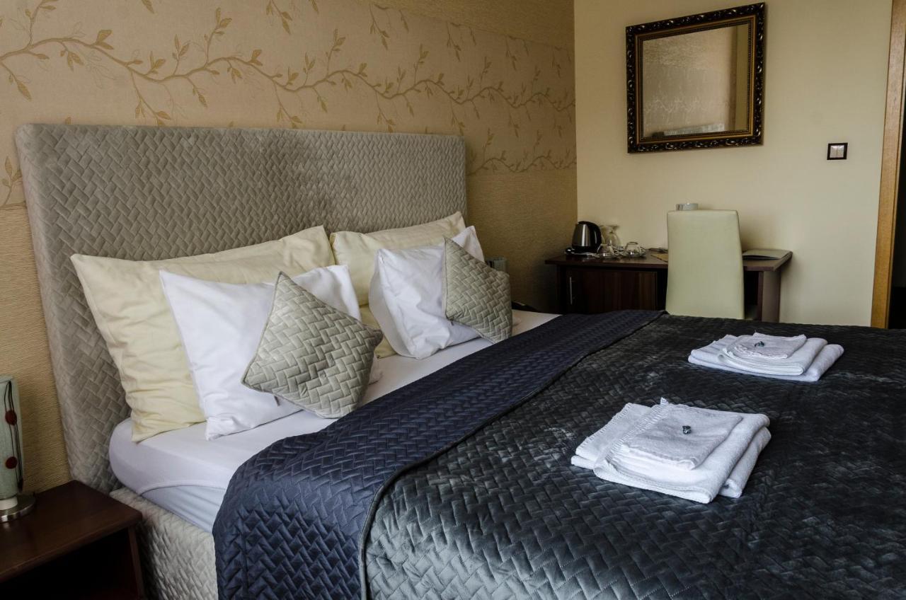 Hotel Rokoko Kosice Luaran gambar