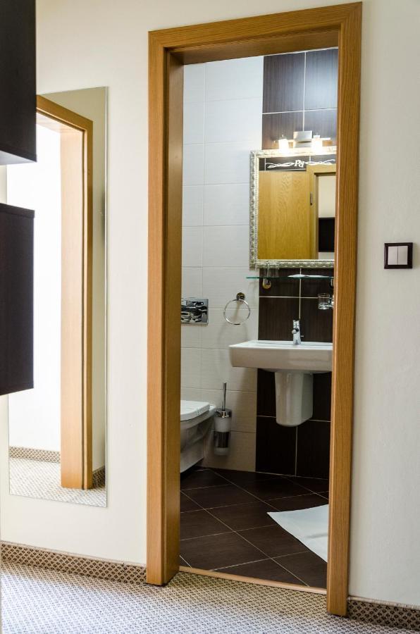 Hotel Rokoko Kosice Luaran gambar
