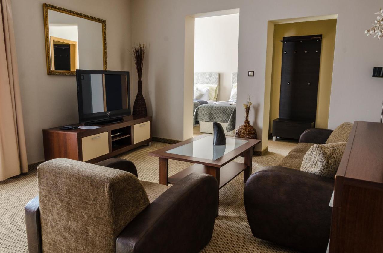 Hotel Rokoko Kosice Luaran gambar